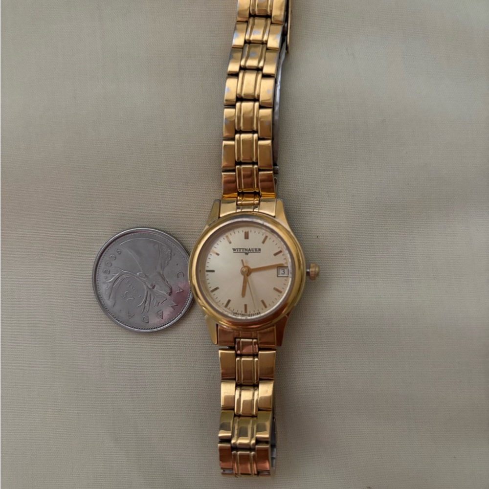 Wittnauer Elegant Gold Dress Watch with Minimalist Design